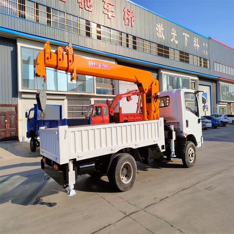 驿城区三轮随车吊定制 农用改装机自备吊中瑞长期出售